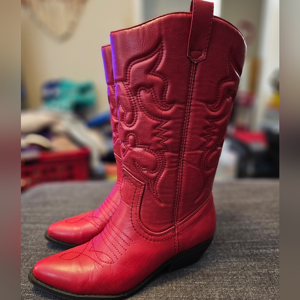 Red women's Soda Reno western cowboy boots